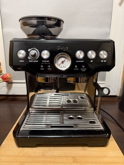 Ekspres do kawy kolbowy  Sage Barista SES875BKS