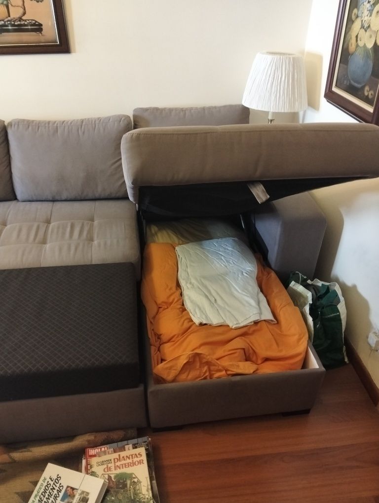 Vendo roupeiro e cama