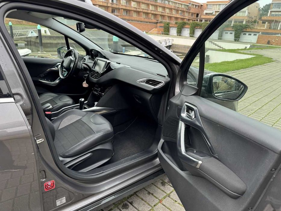 Peugeot 2008 1.6 e-HDi Active Automático