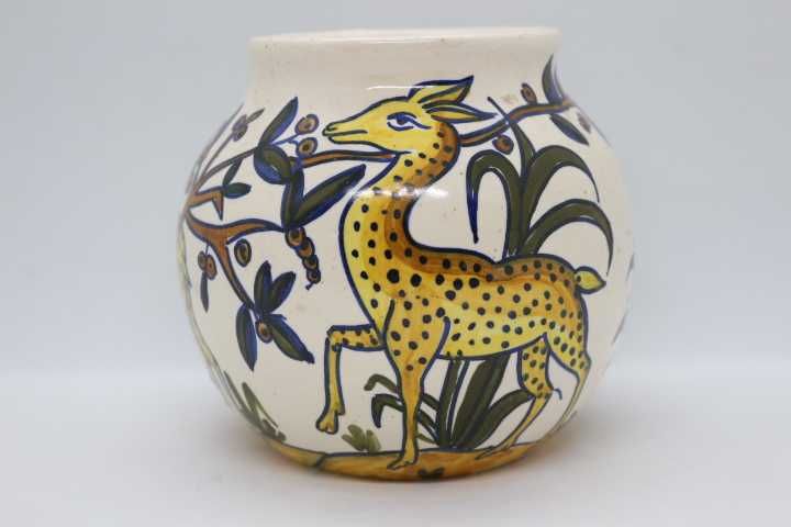 Pote em faiança do Museu Nacional do Azulejo