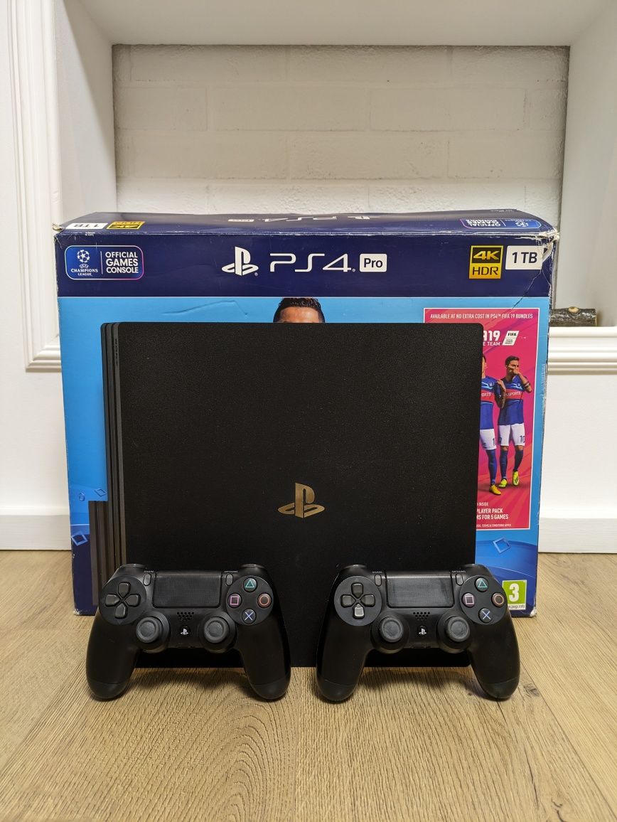 Sony PlayStation 4 Pro 1 Tb приставка PS4 2 джойстика