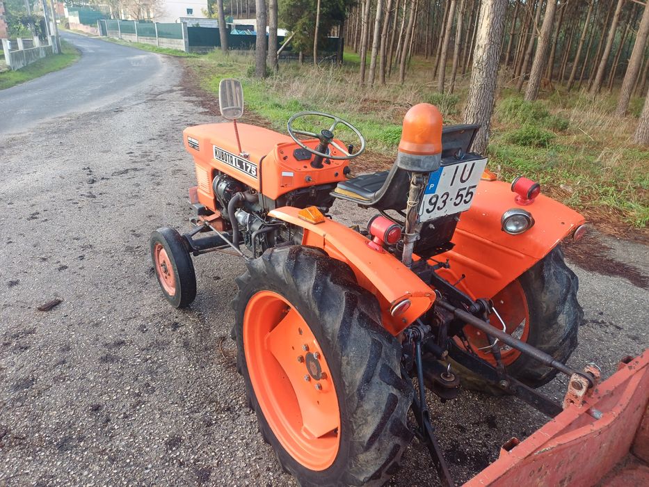 Trator Kubota L175 com documentos