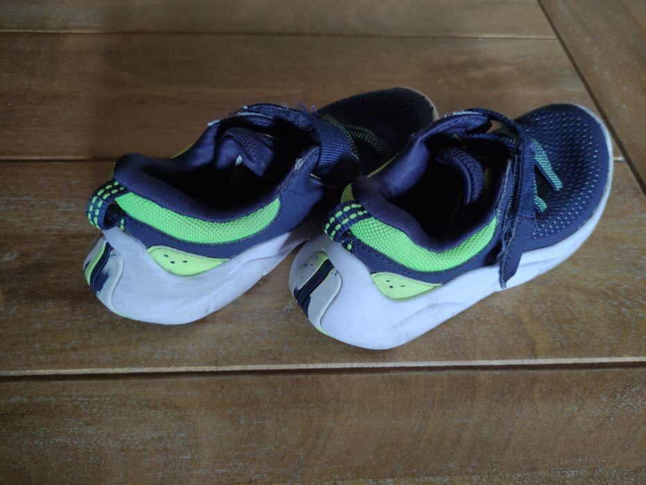 Buty sportowe dziecięce Deichmann, r.28, bdb