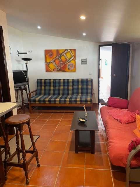 Arrenda-se ESTUDIO T0 e T1  Mobilado