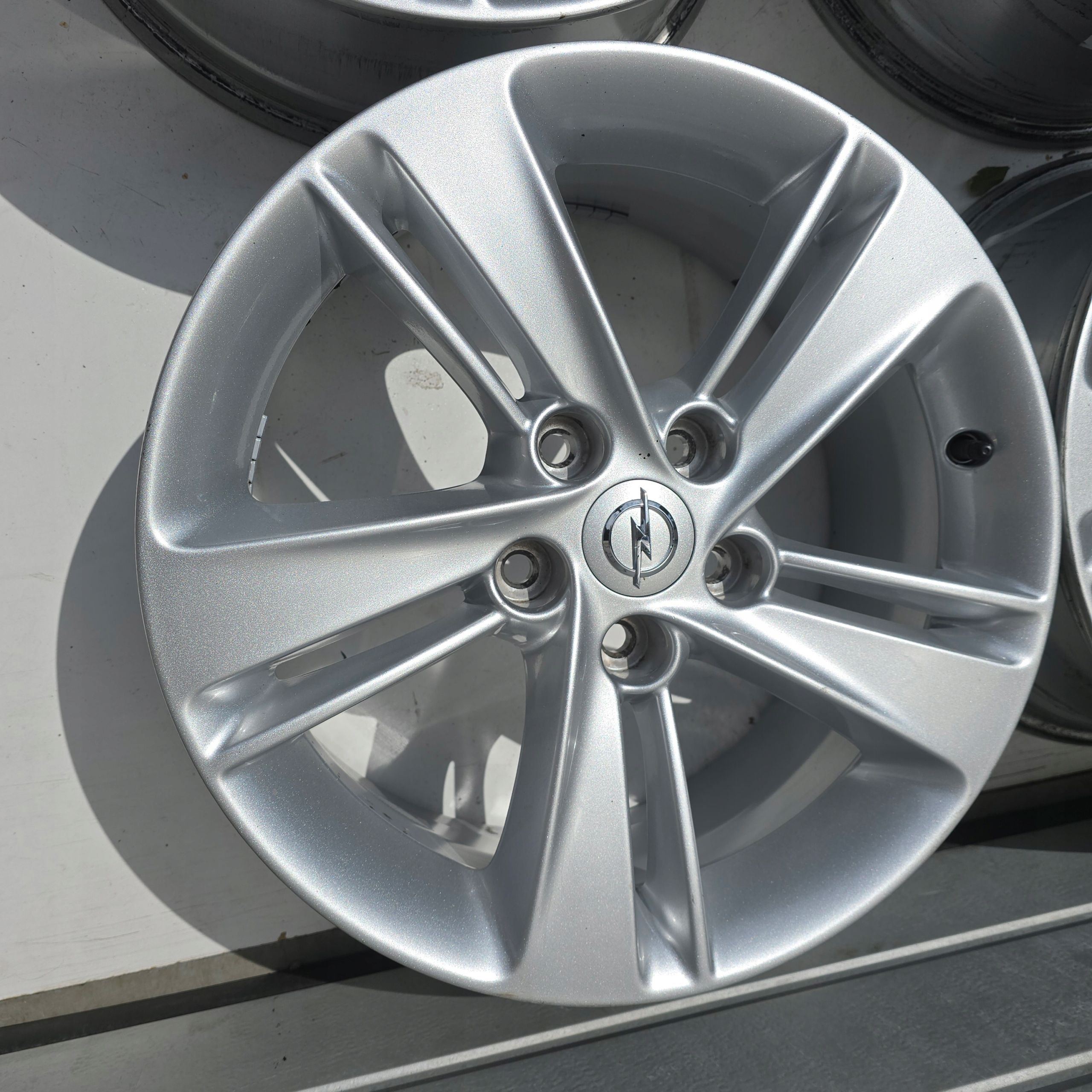 Opel Astra J Zafira C Insignia B 17'' ET45 IS45 5x115 7.5 4X