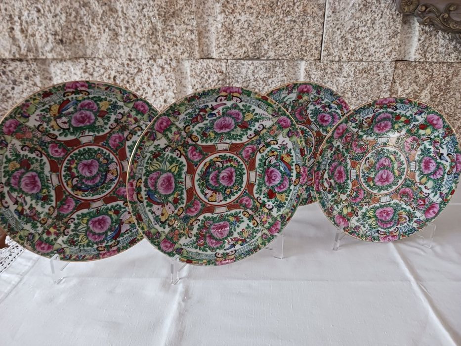 Pratos antigos em porcelana Chinesa