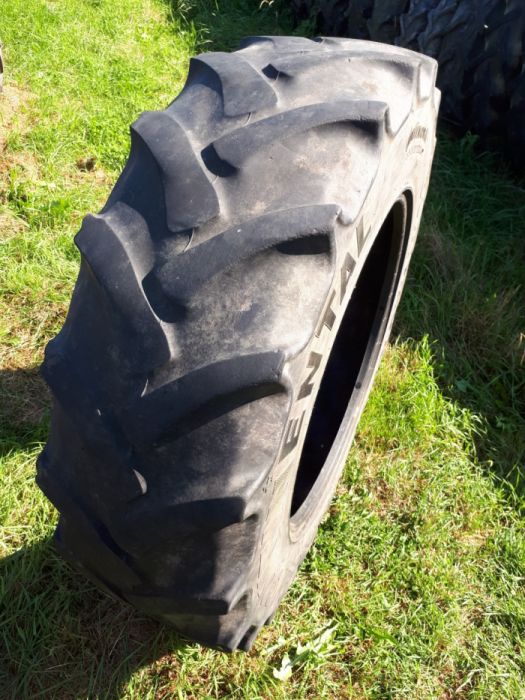 Opona zachodnia CONTINENTAL CONTRACT AC 85 340/85 R28 13.6 R28 Zdrowa