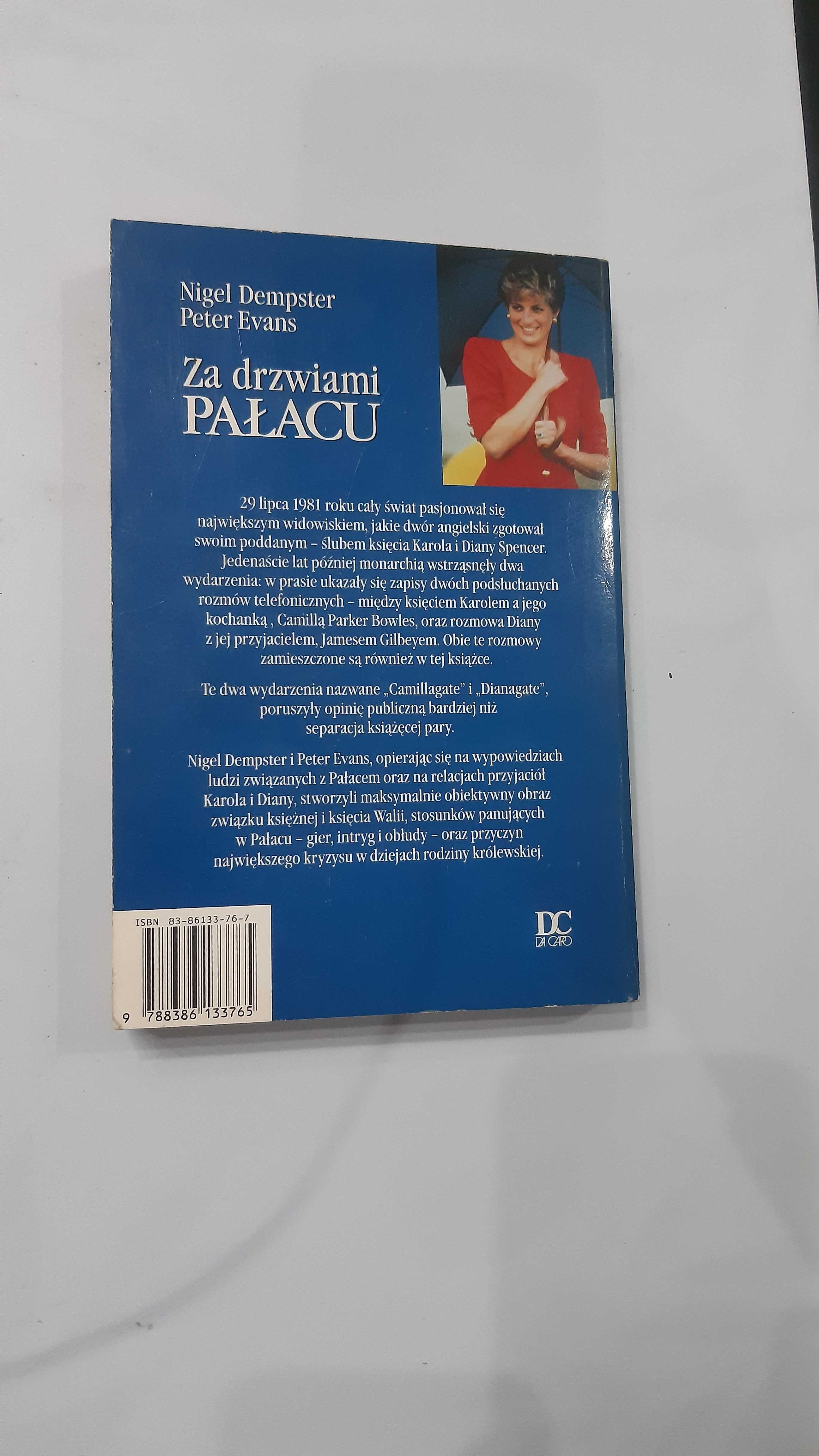 Za drzwiami pałacu  Nigel Dempster  Peter Evans