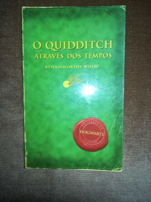 Livro - Quidditch Através dos Tempos /Harry Potter