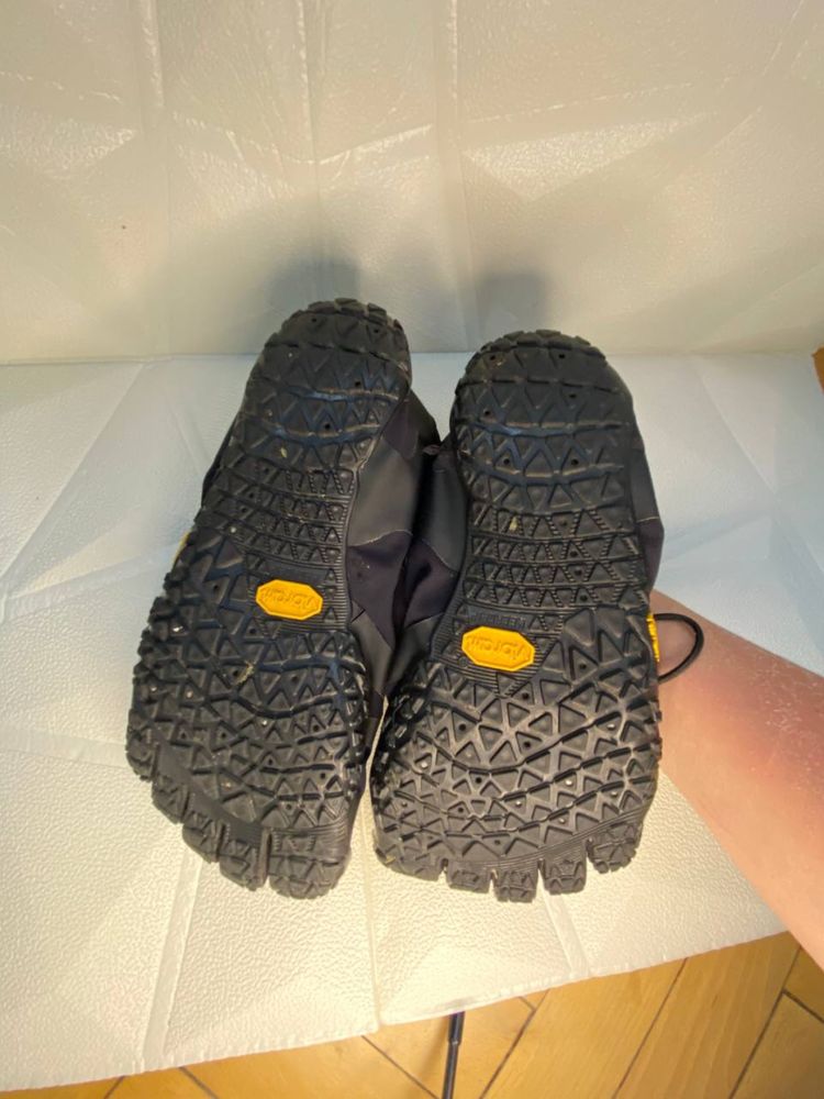 кросівки Vibram Fivefingers V-TRAIL 2.0