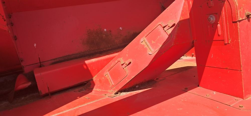 Продам комбайн Massey Ferguson 206