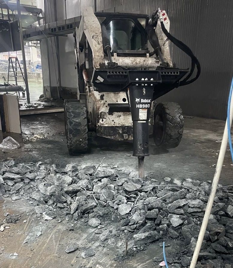Послуги Bobcat,бобкат,бобкет,гідромолот,вилочний погрузчик,маніпулятор