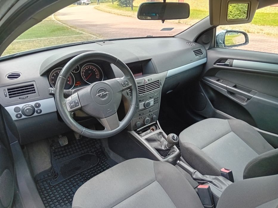 Opel Astra GTC 1.6 Benzyna