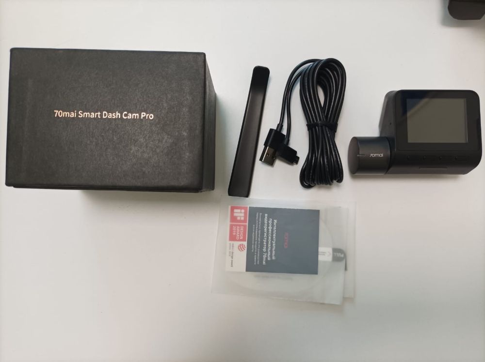 Продам відеореєстратор  Xiaomi 70 mai A500S Smart Dach Cam Pro