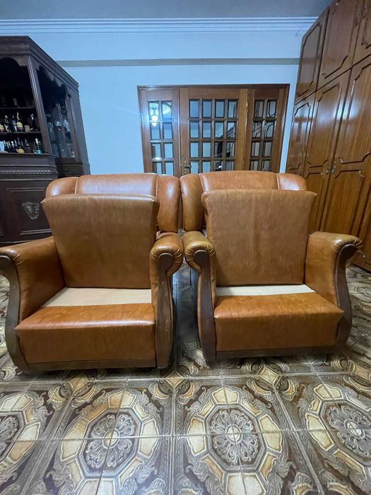 Sofá de 3 lugares e 2 poltronas