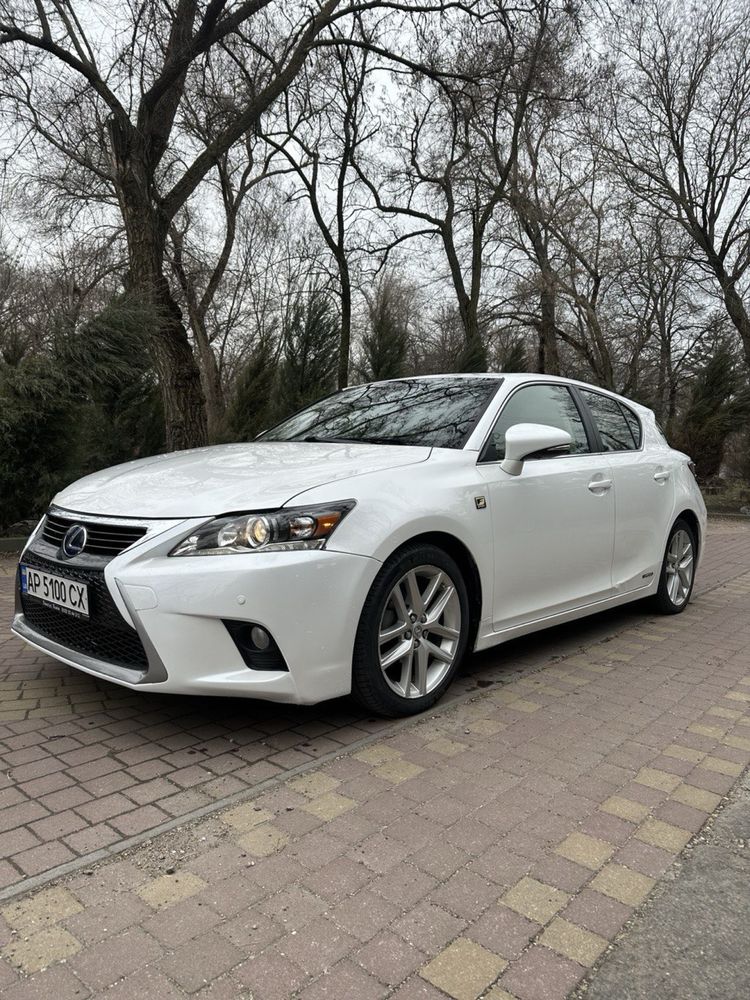 Lexus CT 2015 гібрід