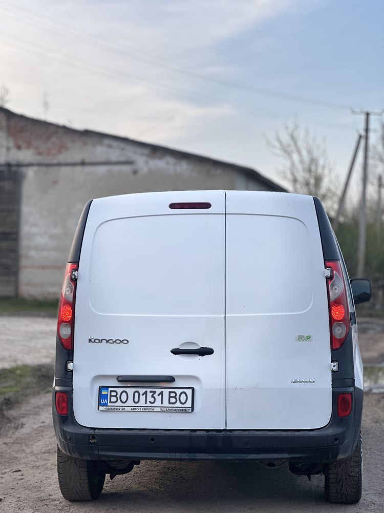 Продаєця авто рено кенго 2 2012 року