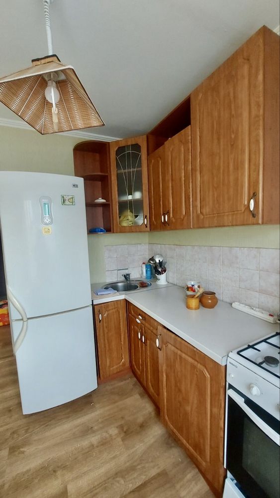 Продаж квартири Дарницький район, Харківське шосе