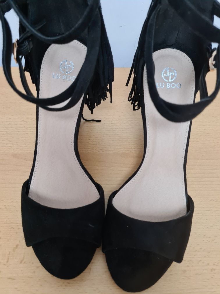 Szpilki czarne buty na obcasie sandały Lu Boo