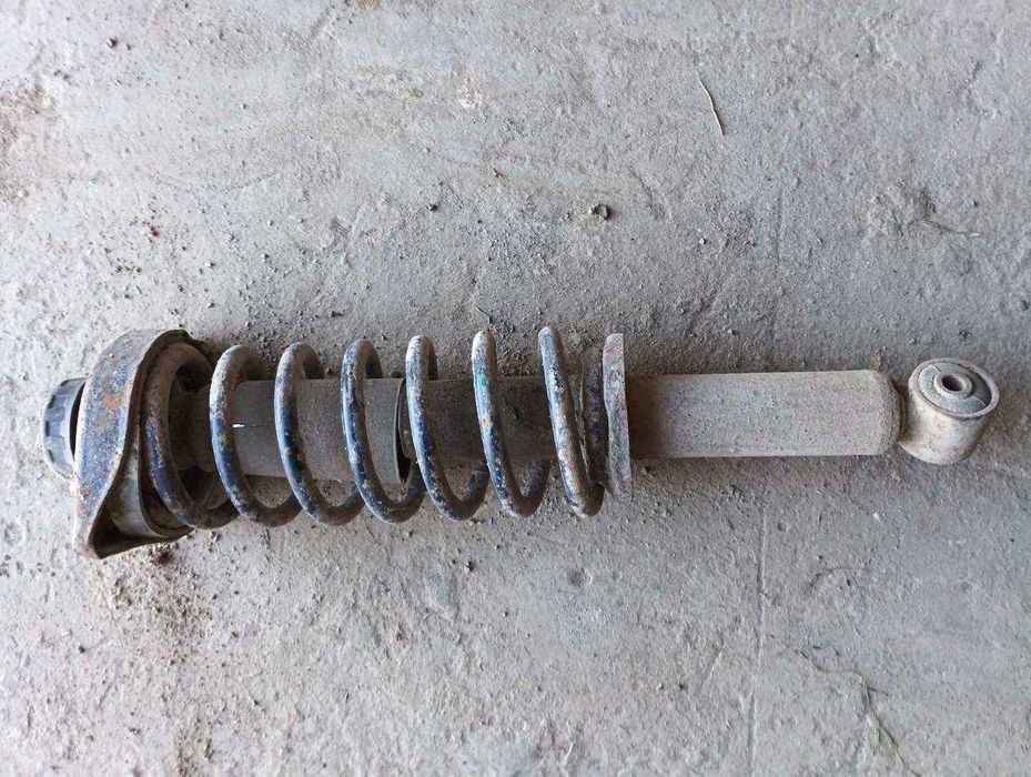 Стойки на ауді 100 сігара пара