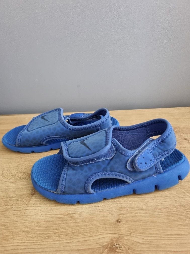 Sandały NIKE r. 27 niebieskie, na rzepy, regulowane na lato