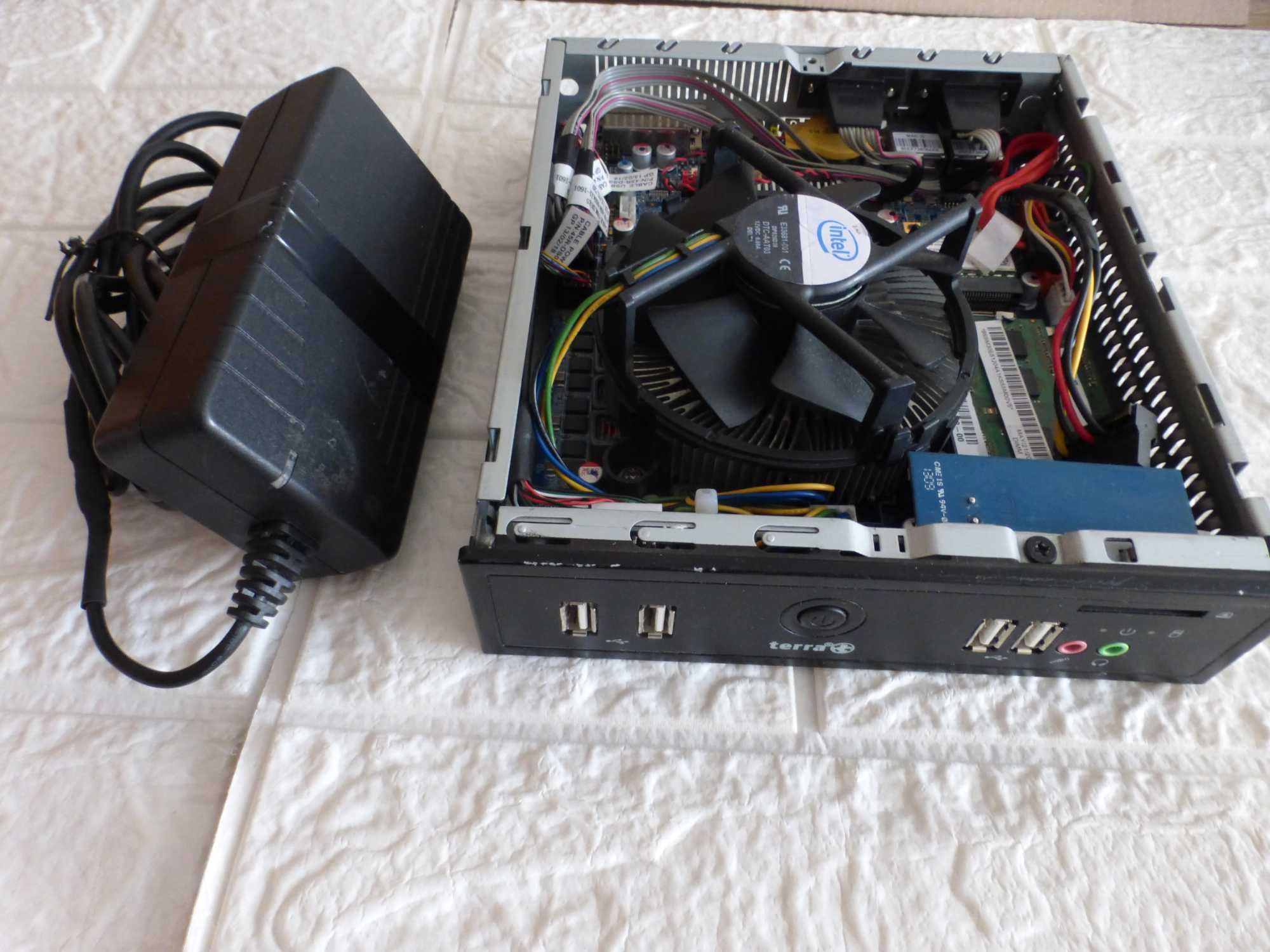материнская плата Міні пк terra shuttle fs61 на I3-3240 4гб DDR3