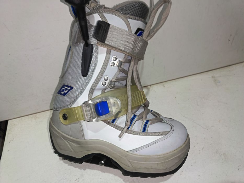 Buty snowboardowe twarde F2 rozmiar 36/37