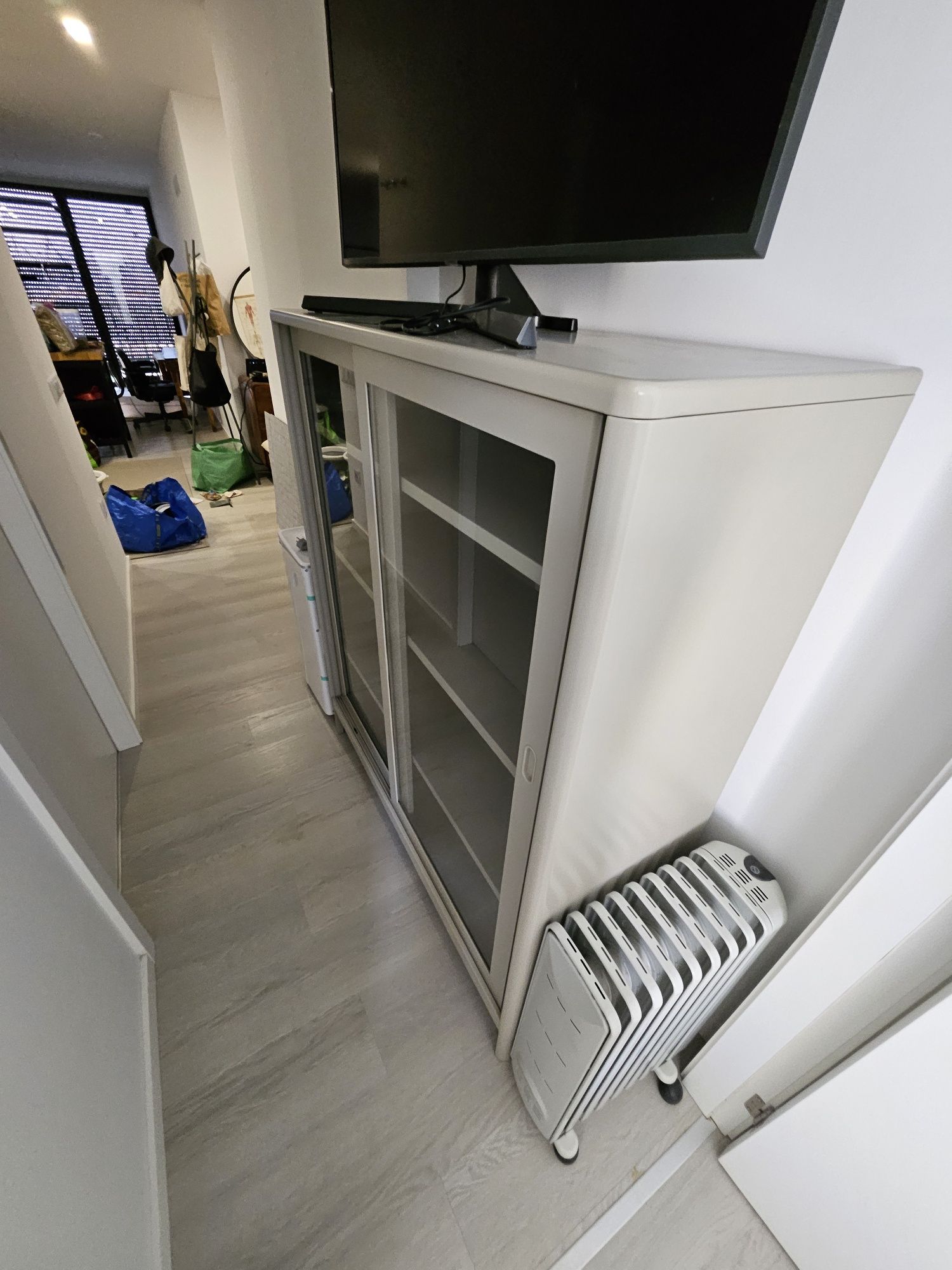 Vitrine ikea cor areia