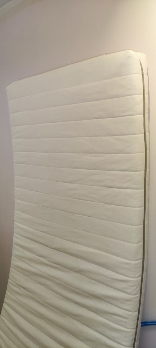 Bardzo wygodny materac Ikea 90x200