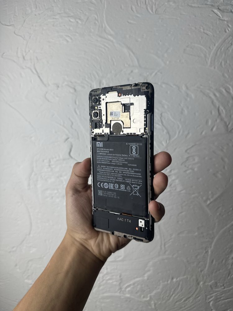 Redmi S2  3/32 gb працює!