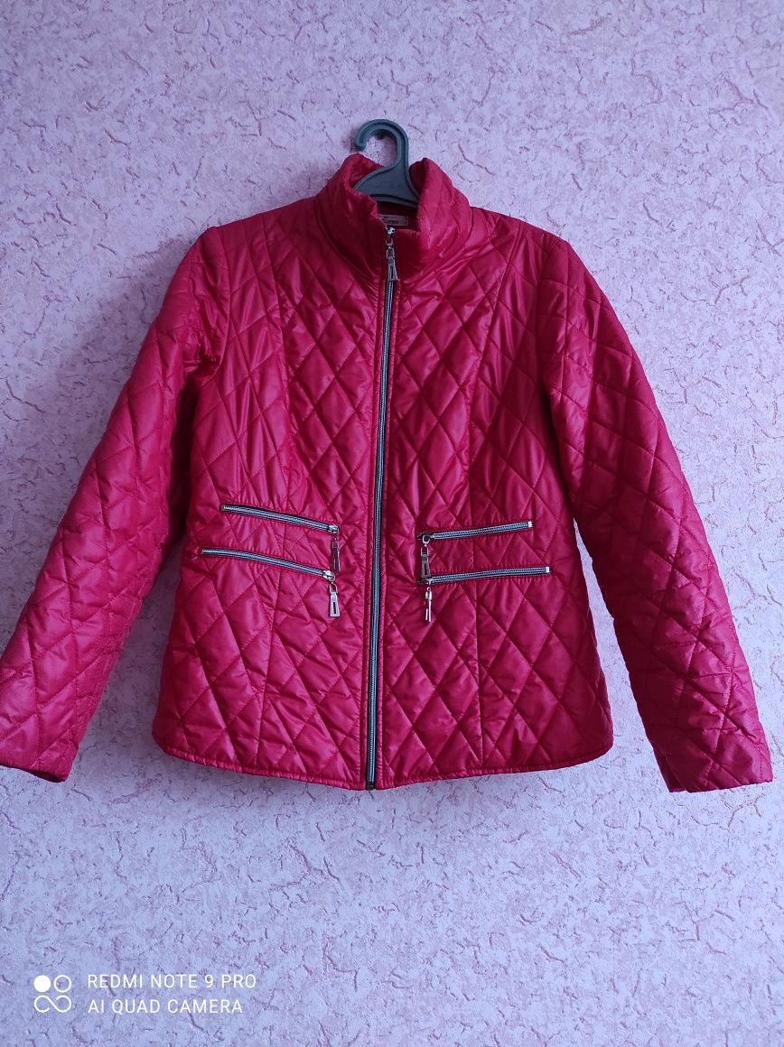 Женская куртка р.48-50