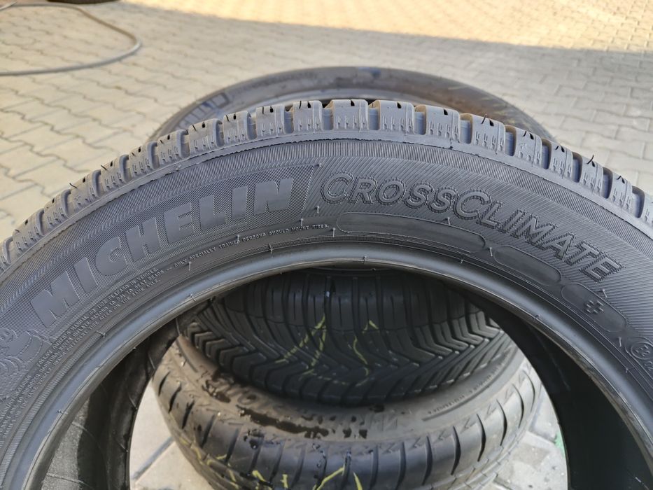 215/55/17 Michelin Cross Climate +