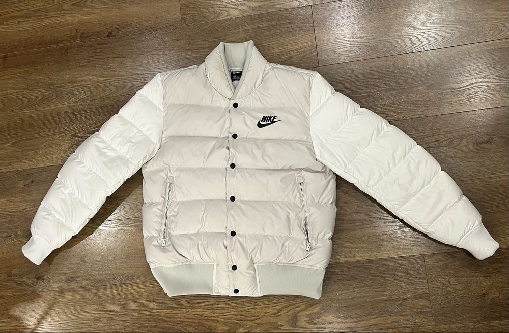 Зимова куртка Nike