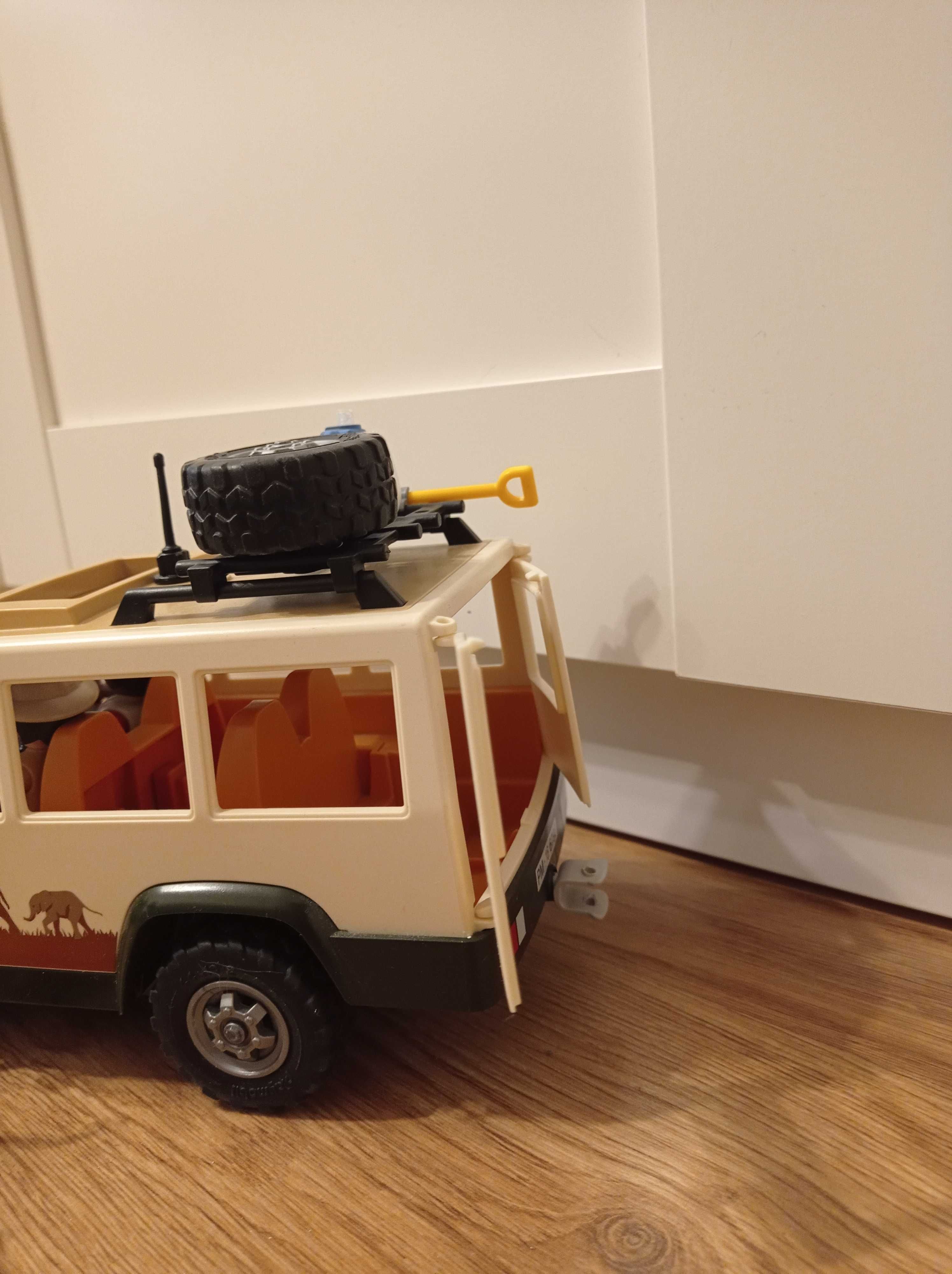 PLAYMOBIL Wild Life Samochód terenowy z wyciągarką na Safari Jeep