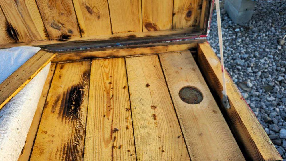 Продам вулики-лежаки нау 16, 28 рамок Б/в. Товщина стінки 45 - 50мм,