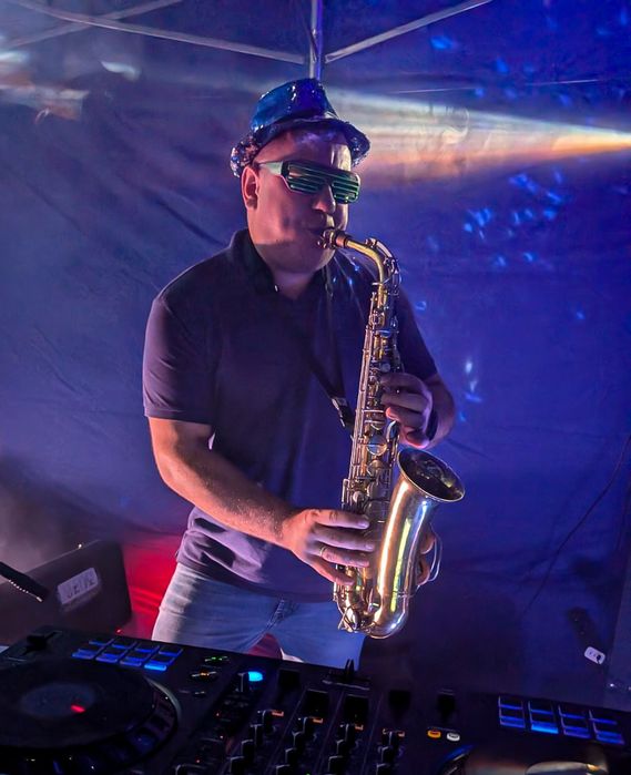 Paweł Wawrzyniak Music & Sax