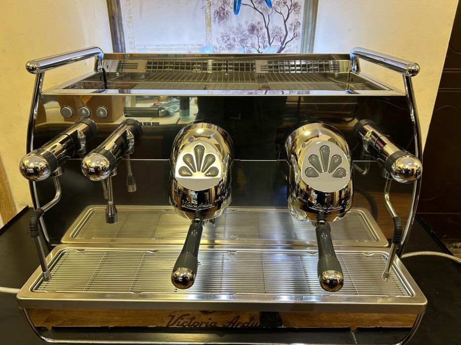 Професійна Кавоварка/Кавомашина Victoria Arduino Adonis +