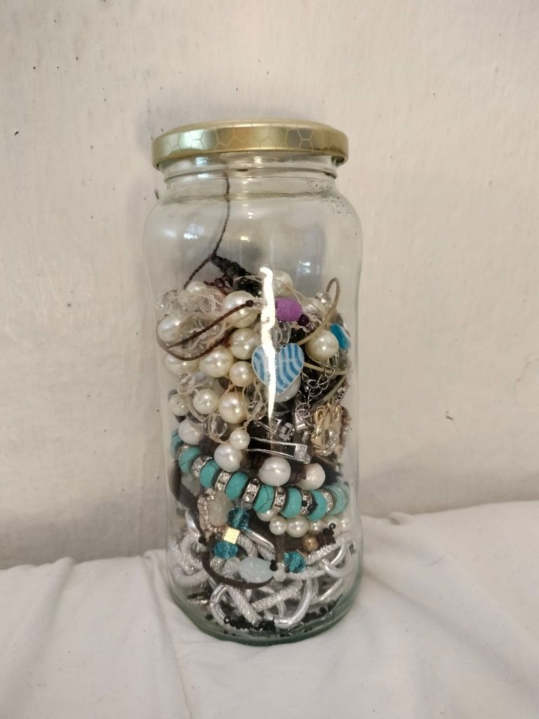 Pote misterioso de jóias