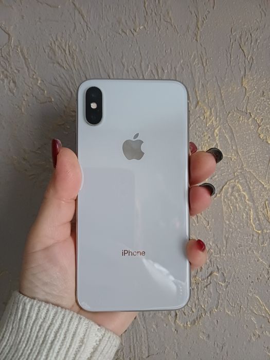 IPhone X (10)64gb,