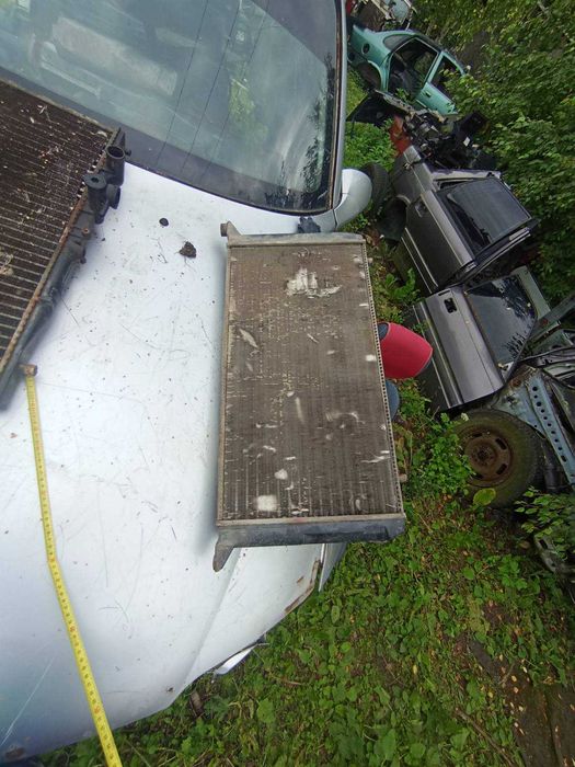 Радіатор охолодження двигуна ауді 80 б3 основний радіатор audi 80 b3