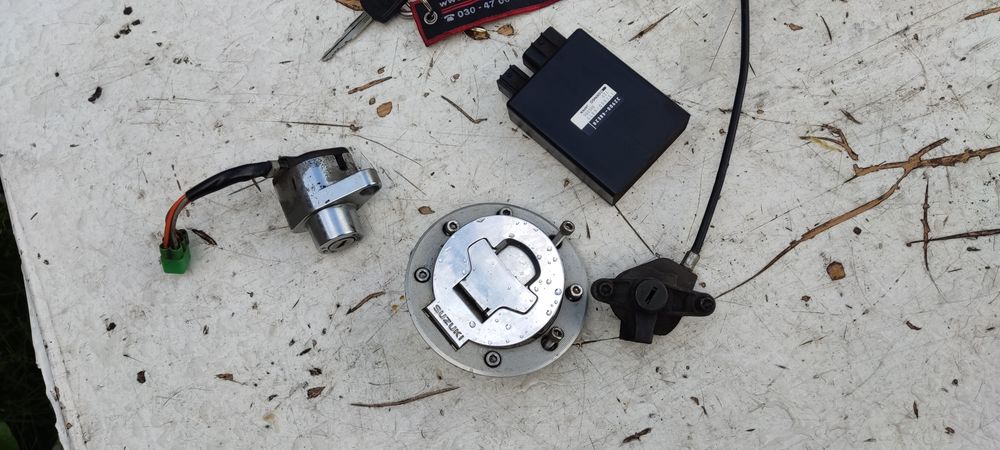 Suzuki vz 800 maruder stacyjka moduł klucz zamek korek
