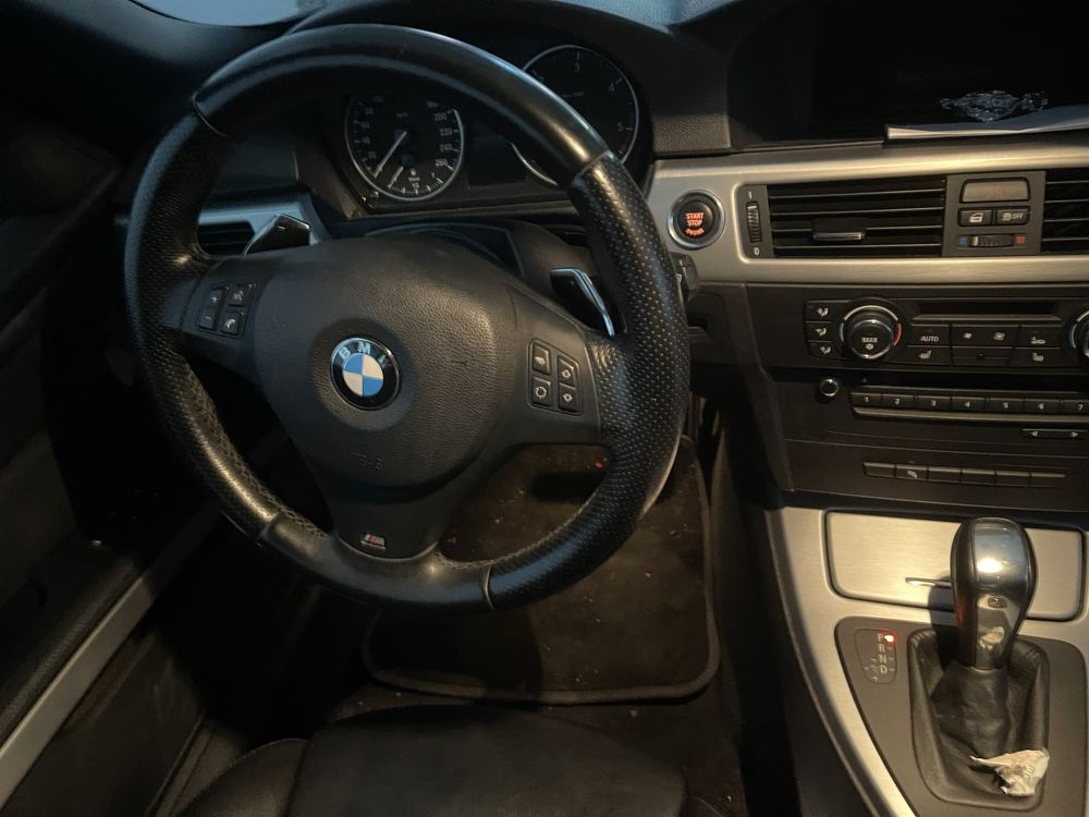 BMW 320d cabrio em preto RESERVADO