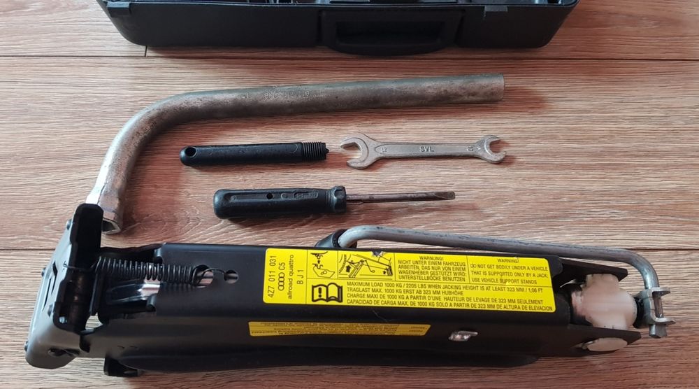 4B9012113 Оригінальний органайзер домкрата автомобіля АУДІ A6C5