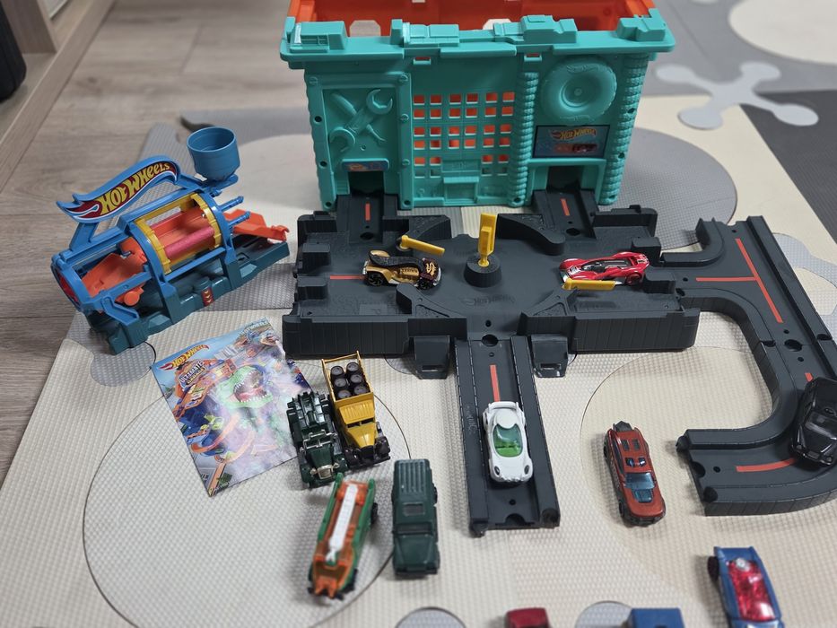 Hot wheels  GKT86 CITY TOWN CENTER+ tor samochodowy