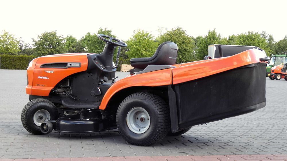 Traktorek kosiarka Husqvarna CTH141 B&S (150503.5) - Baras