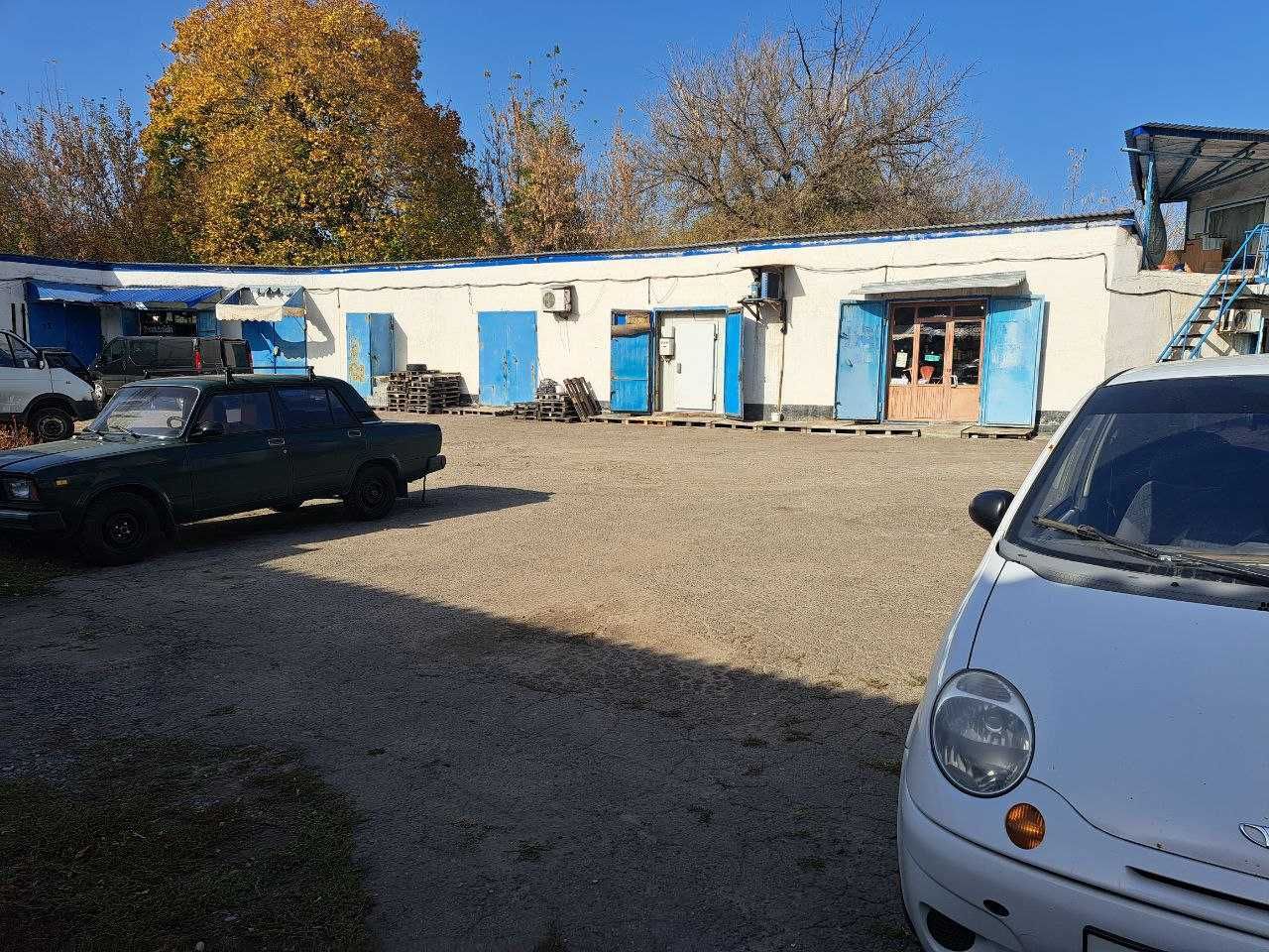 Торговая база 1000 м.кв ,Калининский район.Донецк