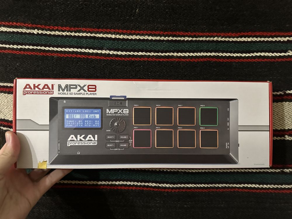 Семплер AKAI MPX8