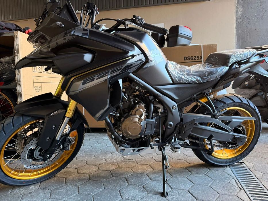 Voge 625 DSX Black Knight