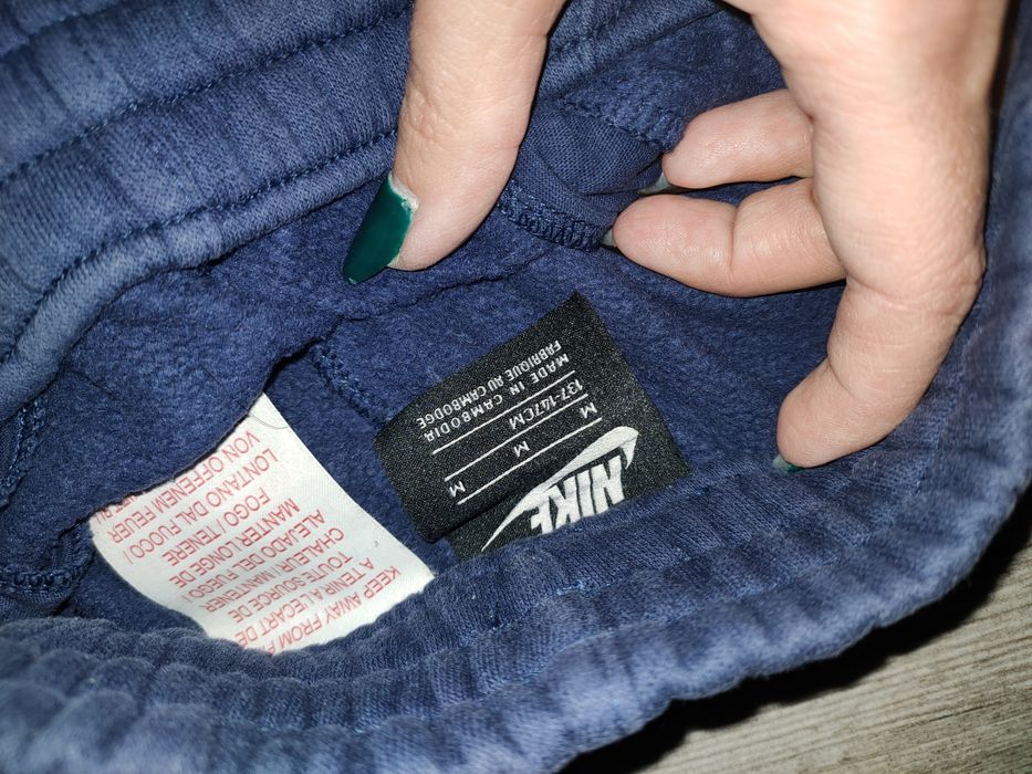 Damskie spodnie dresowe Nike M