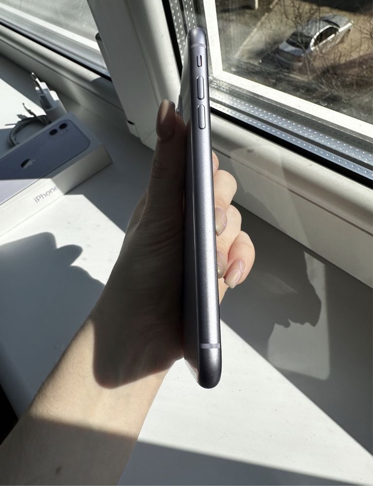 iPhone 11 64 gb пол года гарантии